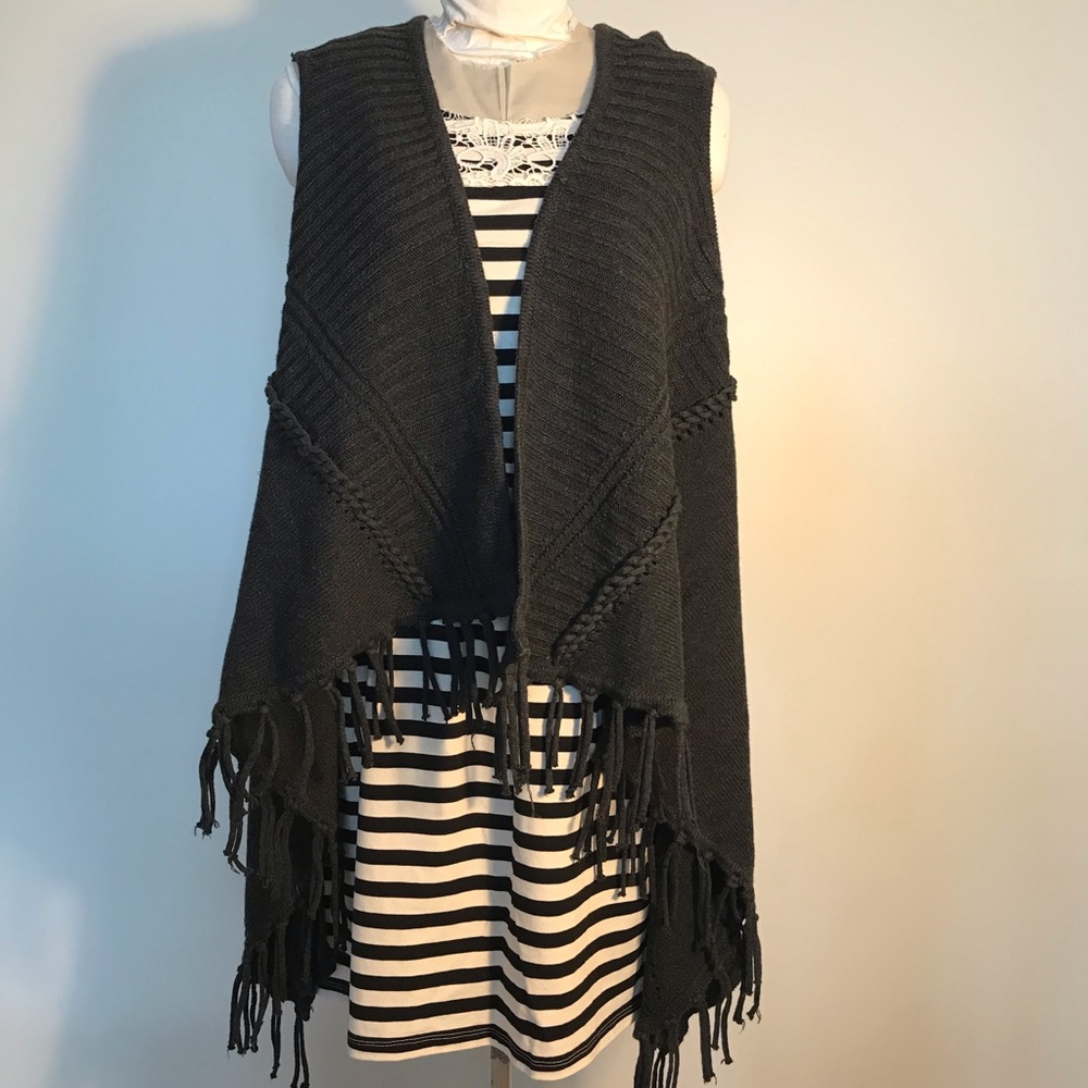 Fontana cardigan vest fringe knit dark grey SM/MED